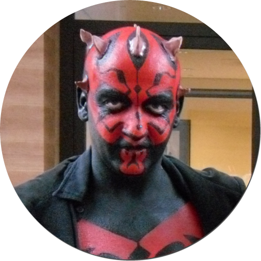 Cosplay für Star Wars Convention Bodypainting Kopf und Oberkörper Sith Lord Darth Maul aus Star Wars.